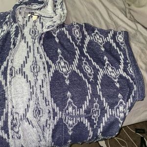 Short sleeve sweater